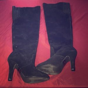 Colin Stuart black suede heeled boots size 5.